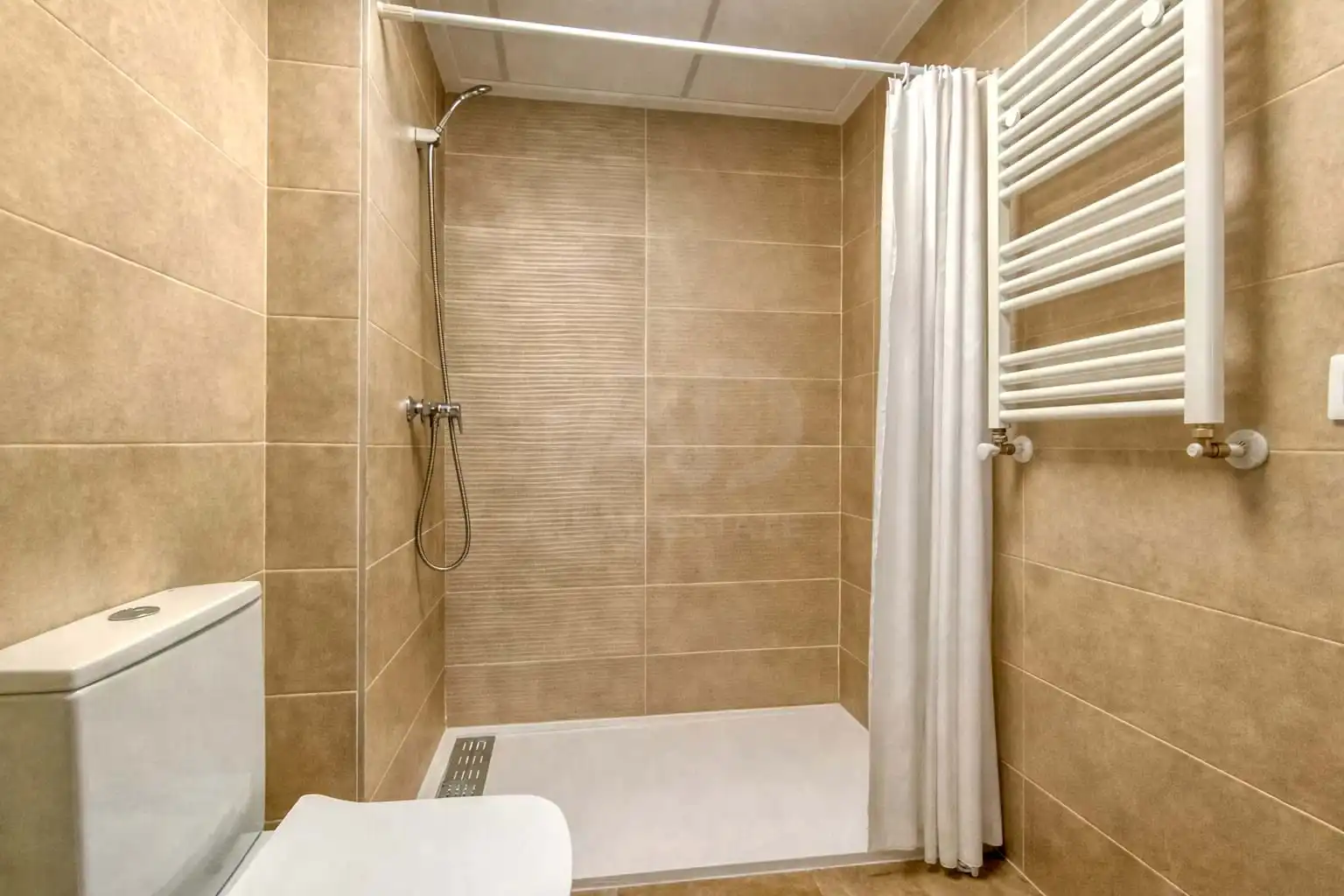Baño de Casa adosada en venta en Mutxamel con Aire acondicionado, Calefacción y Terraza