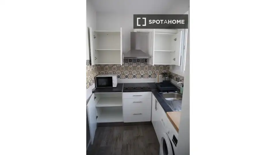 Kitchen of Flat for rent in Sevilla  with Air Conditioner, Heating and Furnished