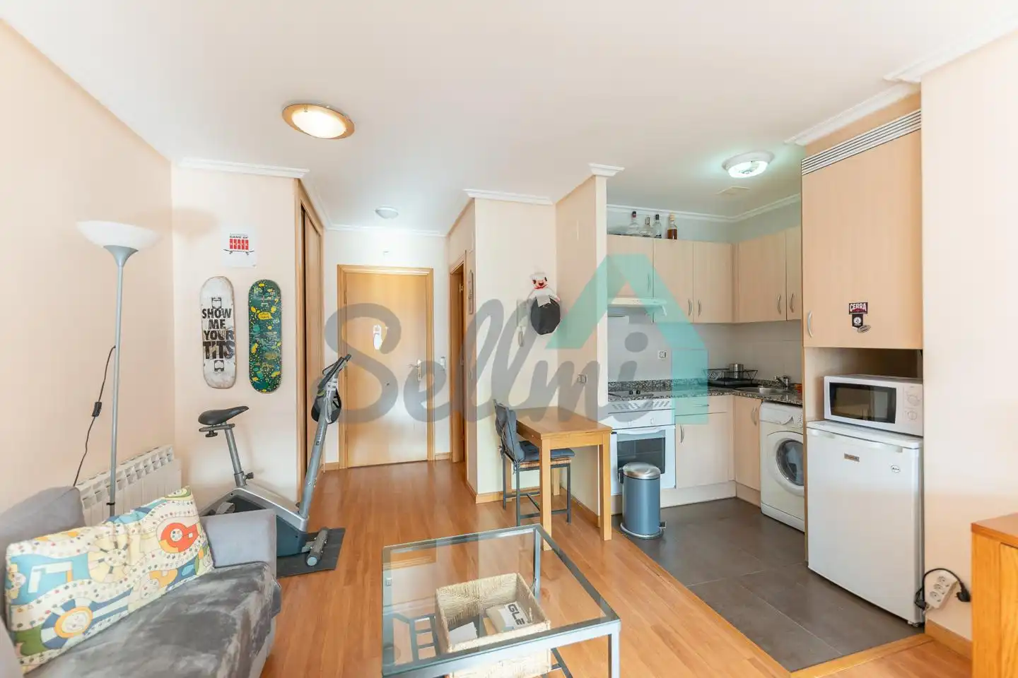Estudio de alquiler en Avenida de Bruselas, HUCA - La Cadellada