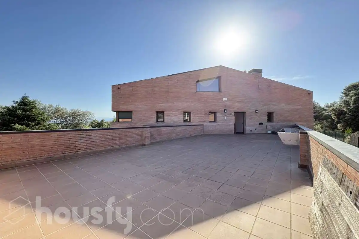 Vista exterior de Casa o chalet en venta en Sant Julià de Ramis con Calefacción, Jardín privado y Terraza