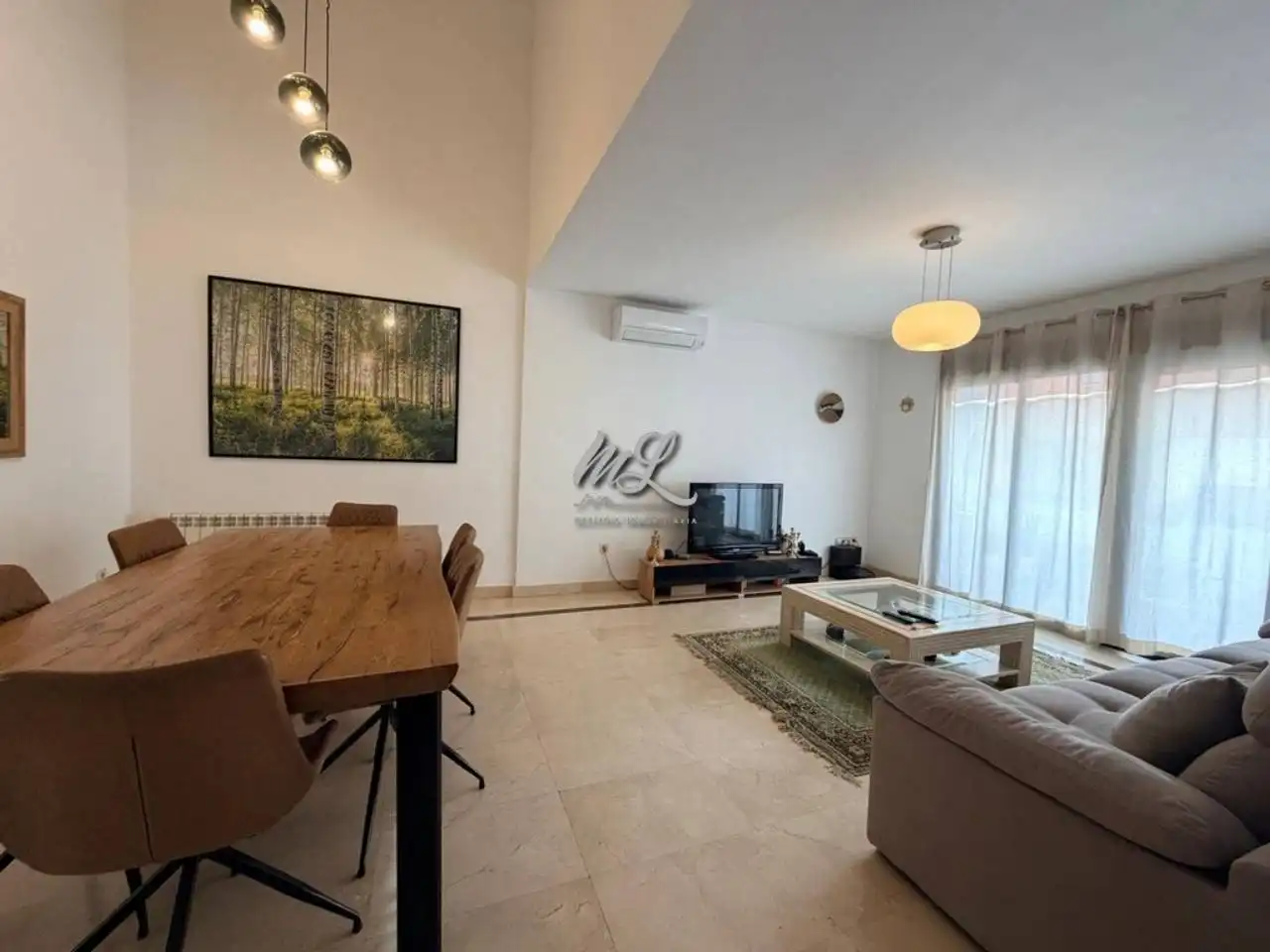 Sala de estar de Casa adosada en venta en Santa Cruz del Retamar con Aire acondicionado, Calefacción y Jardín privado