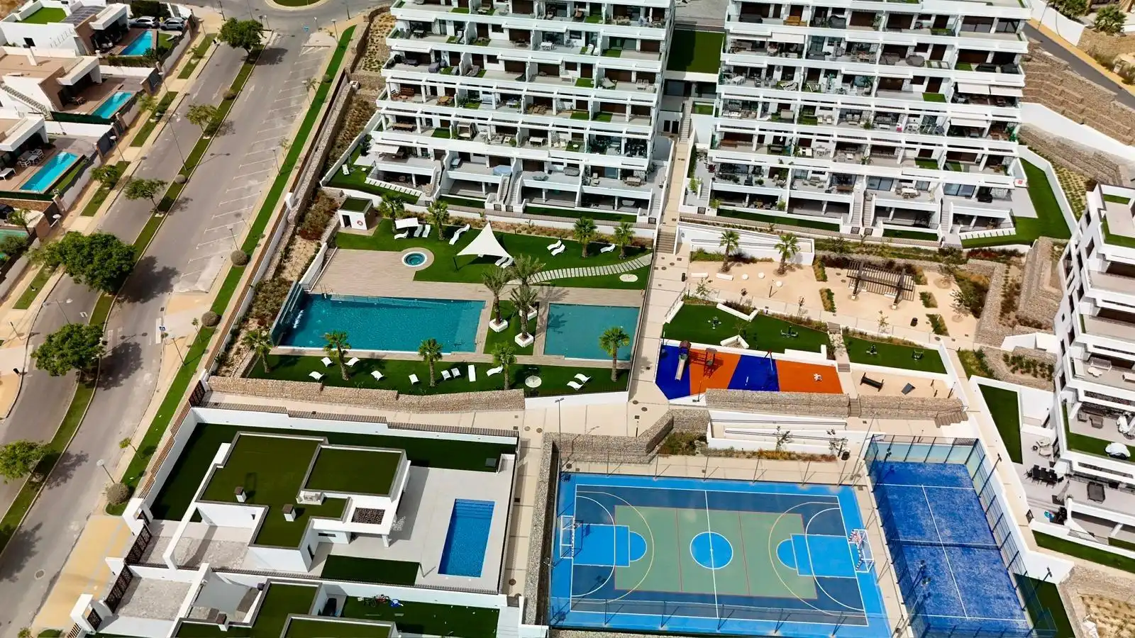 Piscina de Apartament de lloguer en Finestrat amb Aire condicionat, Jardí privat i Terrassa