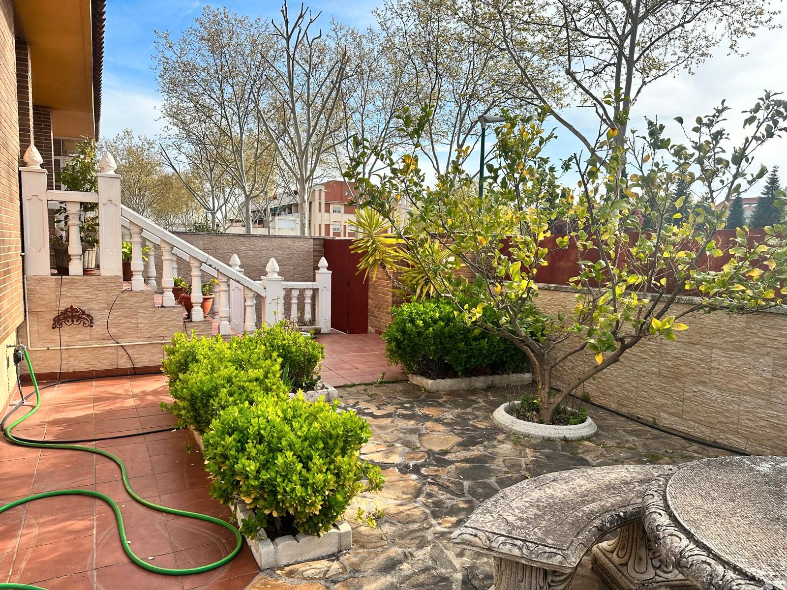 Jardí de Casa adosada en venda en Ciudad Real Capital amb Aire condicionat, Calefacció i Traster