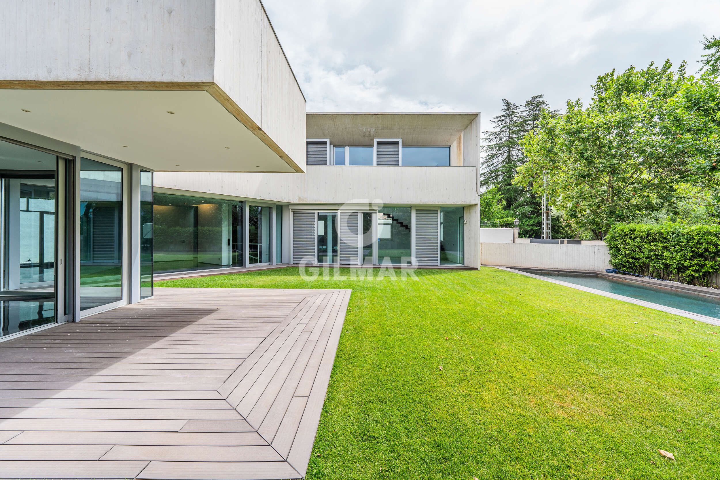 Jardí de Casa o xalet en venda en  Madrid Capital amb Calefacció, Jardí privat i Piscina