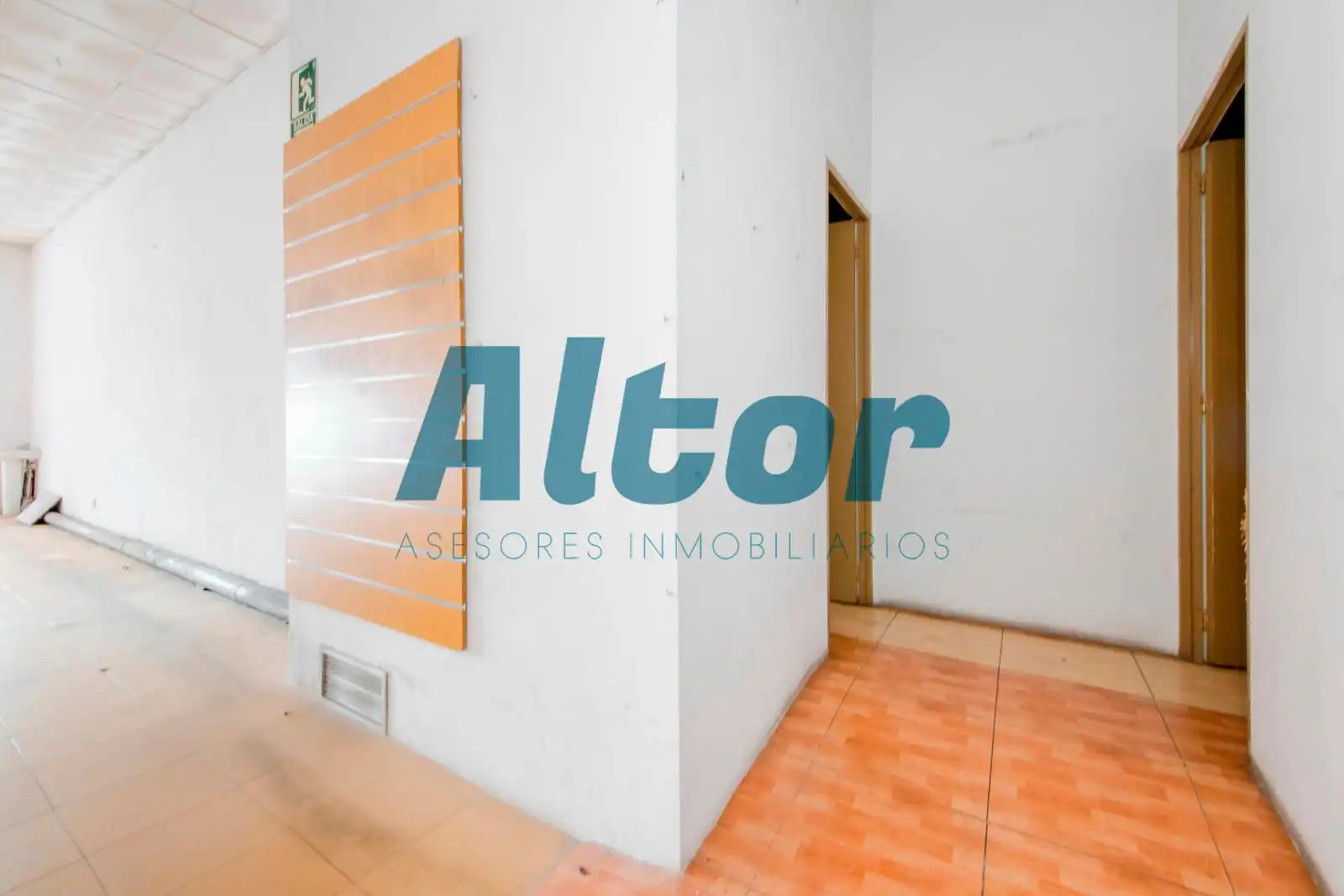Local comercial en venda a FUENTE CISNEROS 62, imagen 17