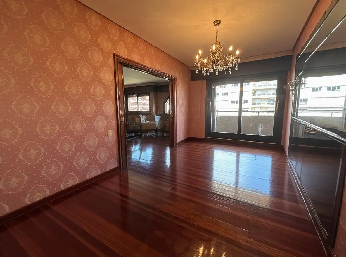 Comedor de Piso en venta en  Logroño con Calefacción, Parquet y Terraza
