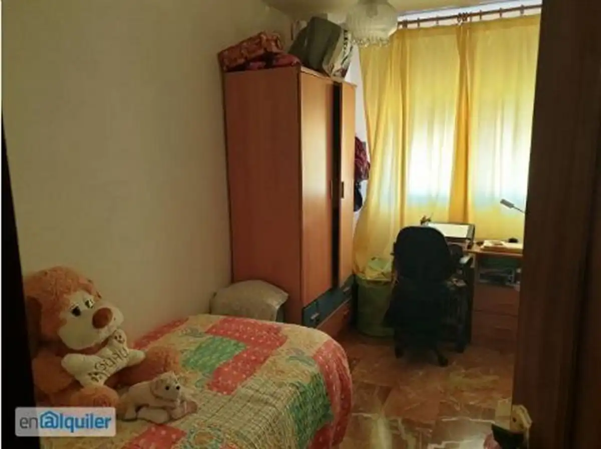 Bedroom of Flat for rent in Granada  with Heating, Terrace and Furnished