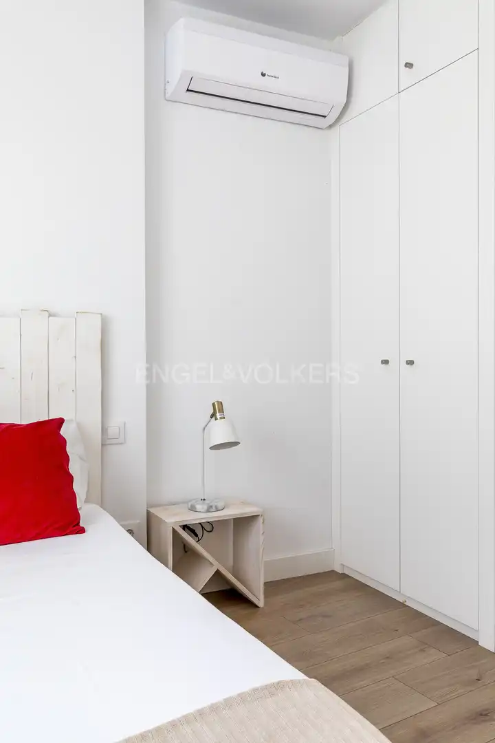 Habitación de Apartamento de alquiler en Madrid con Aire acondicionado, Calefacción y Amueblado