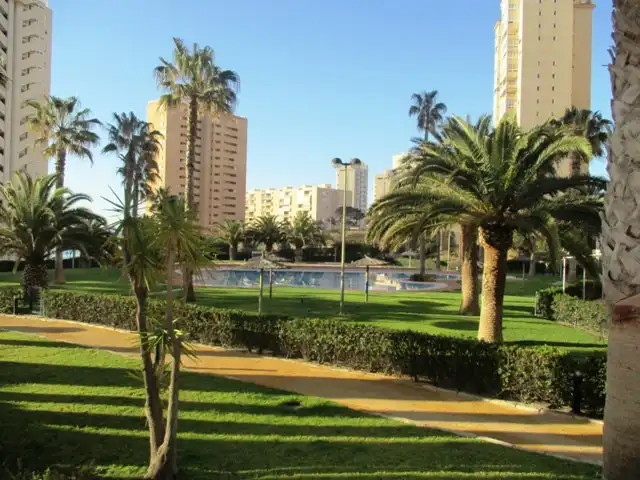 Vista exterior de Apartament de lloguer en El Campello amb Aire condicionat, Calefacció i Parquet