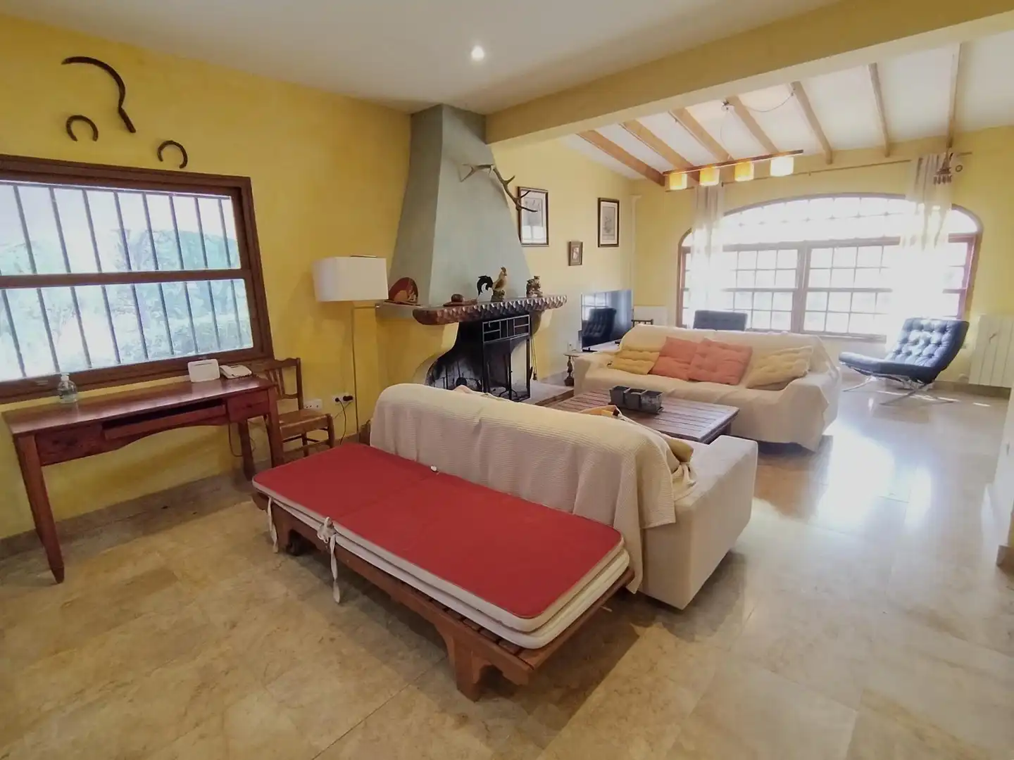 Sala d'estar de Finca rústica en venda en Relleu amb Aire condicionat, Jardí privat i Terrassa