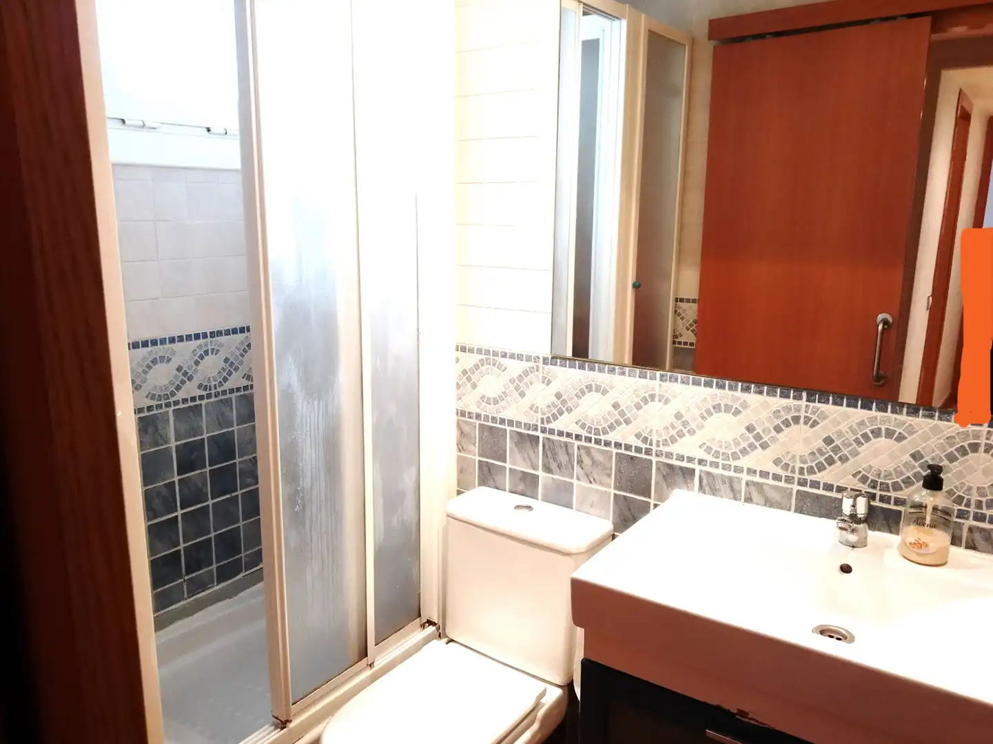 Badezimmer von Dachboden zum Verkauf in L'Hospitalet de Llobregat mit Klimaanlage, Heizung und Terrasse