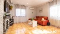 Living room of House or chalet for sale in Barberà del Vallès  with Air Conditioner, Heating and Terrace