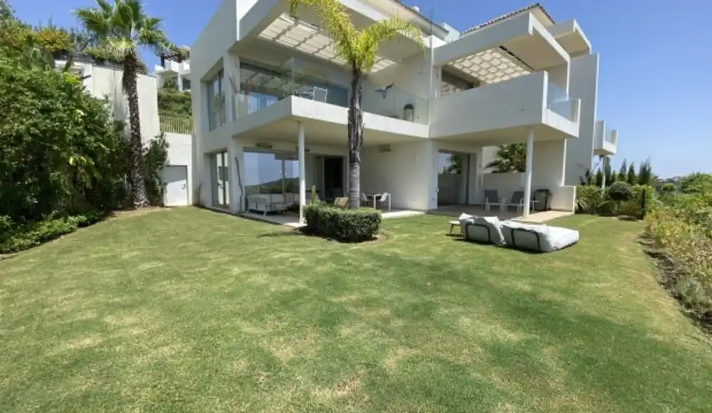 Apartament amb piscina en venda a Montemayor - Marbella Club, imagen 2