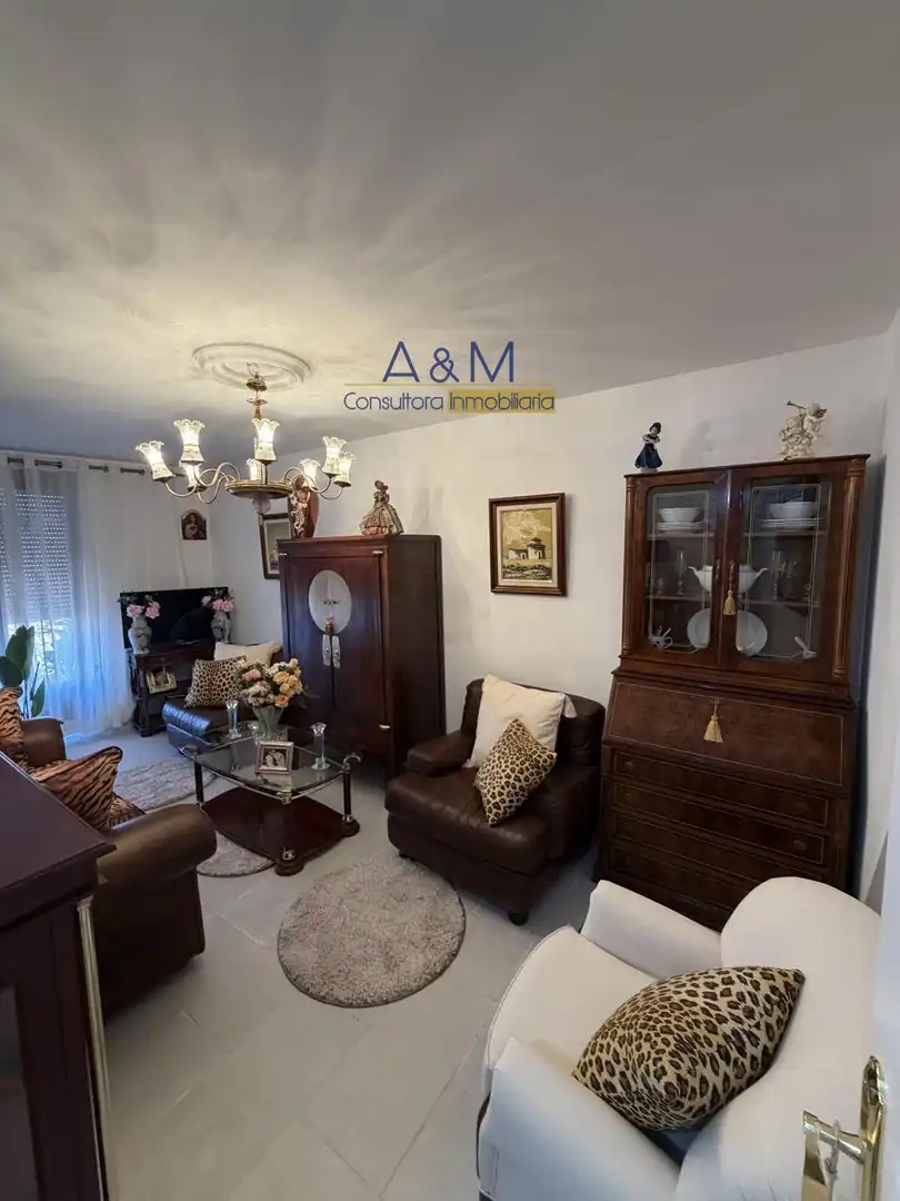 Sala de estar de Edificio en venta en Cigales