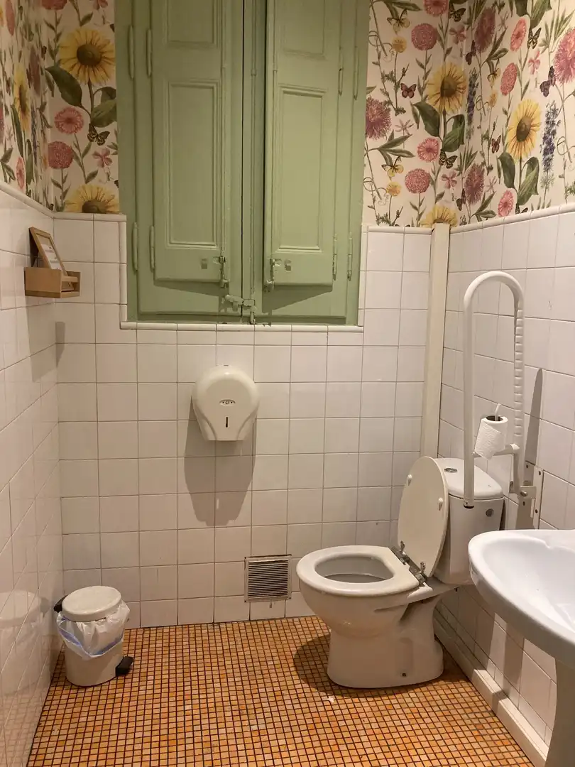 Business premises for transfer in Eixample, imagen 15
