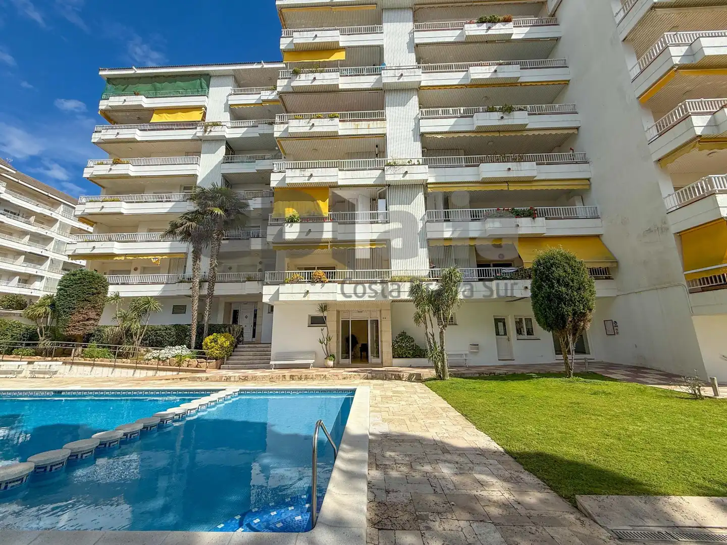 Vista exterior de Piso en venta en Lloret de Mar con Calefacción, Balcón y Piscina comunitaria