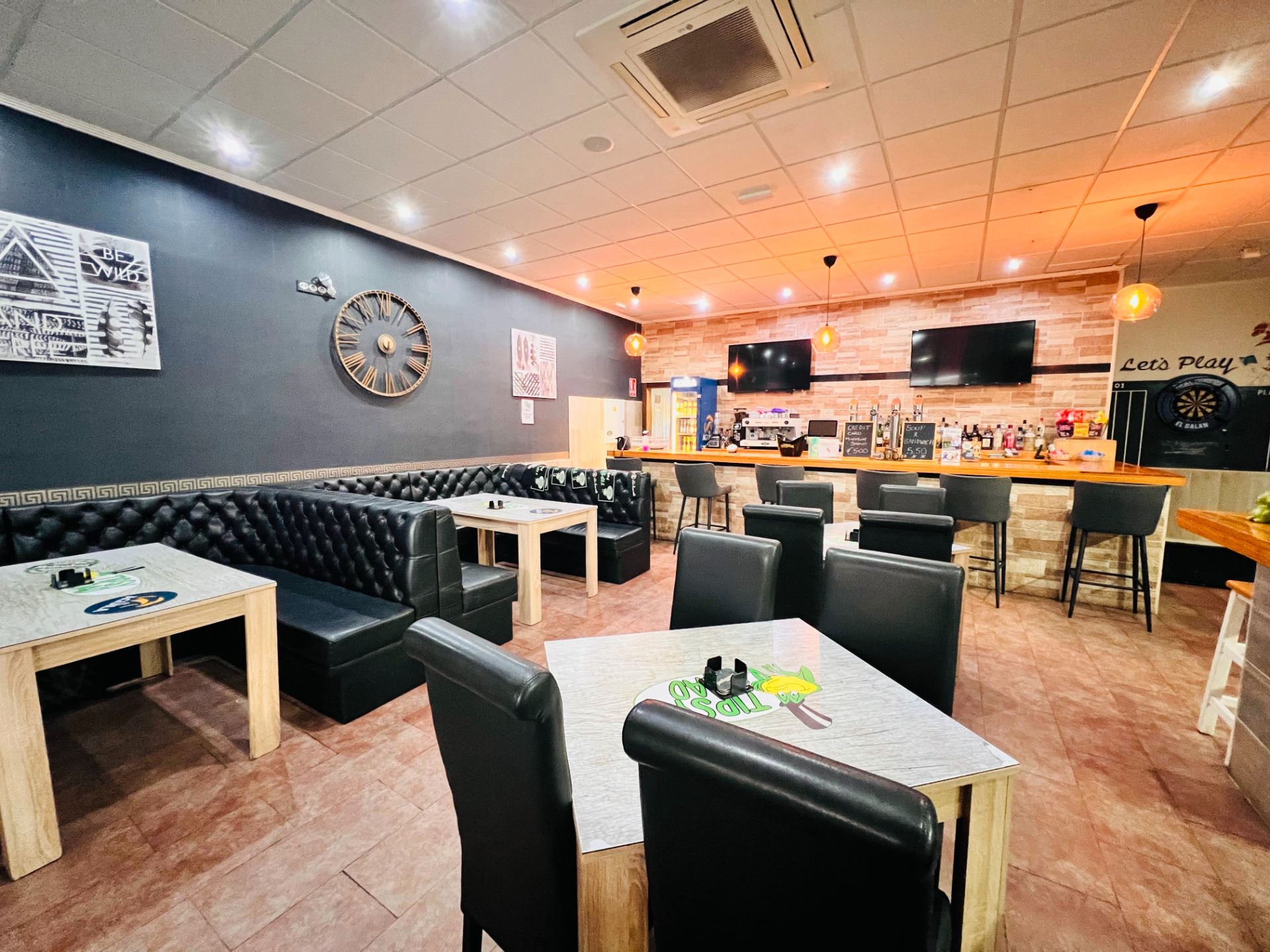 Geschaftsraum zum Verkauf in Orihuela mit Klimaanlage, Terrasse und Möbliert