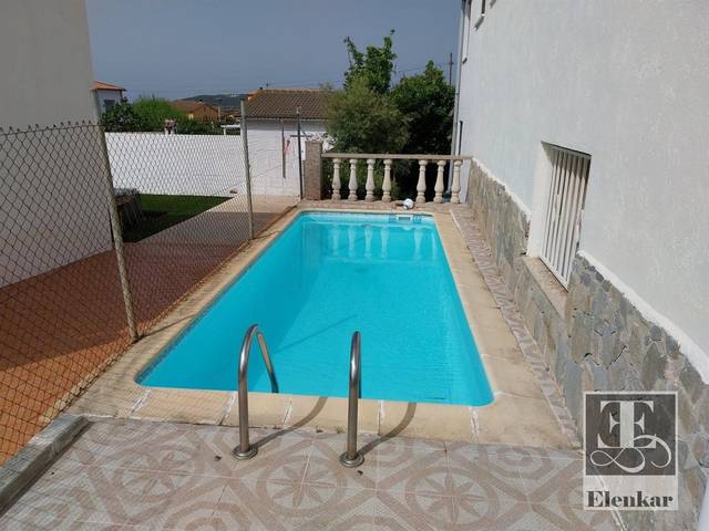 Casa adosada en Venta en ENRIC MORERA en La Franquesa - Oasis Park