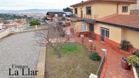 Vista exterior de Casa o xalet en venda en Sant Boi de Llobregat amb Calefacció, Jardí privat i Terrassa