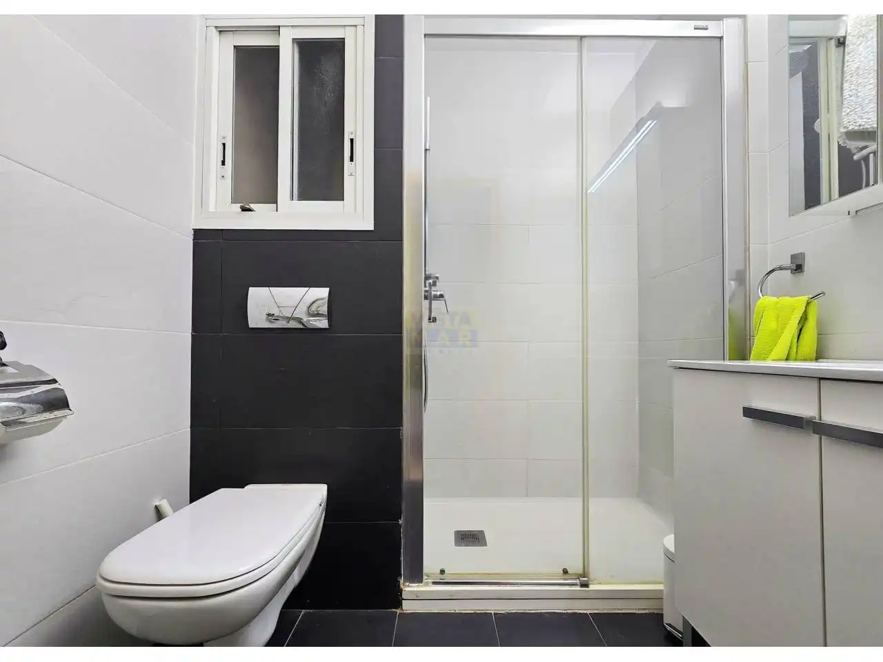Bathroom of Flat for sale in Cubelles  with Air Conditioner, Heating and Terrace