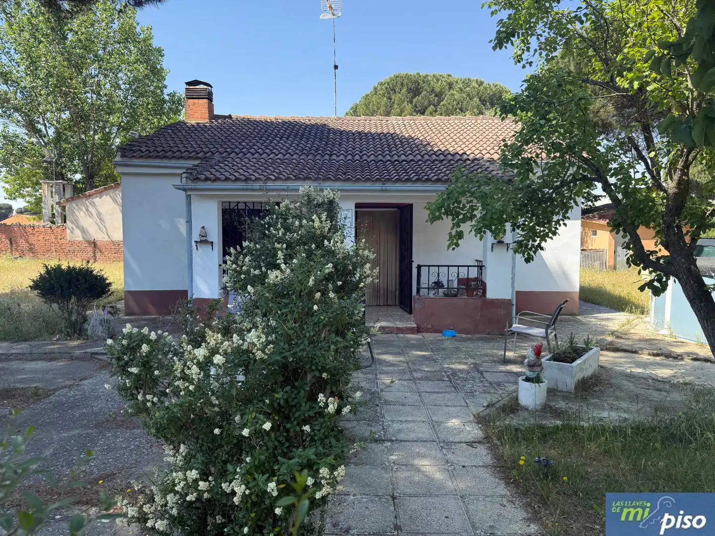 Außenansicht von Haus oder Chalet zum Verkauf in Valdestillas mit Privatgarten, Terrasse und Abstellraum