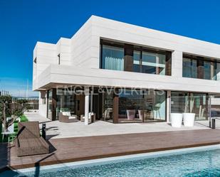 Exterior view of House or chalet to rent in Majadahonda  with Air Conditioner, Heating and Private garden