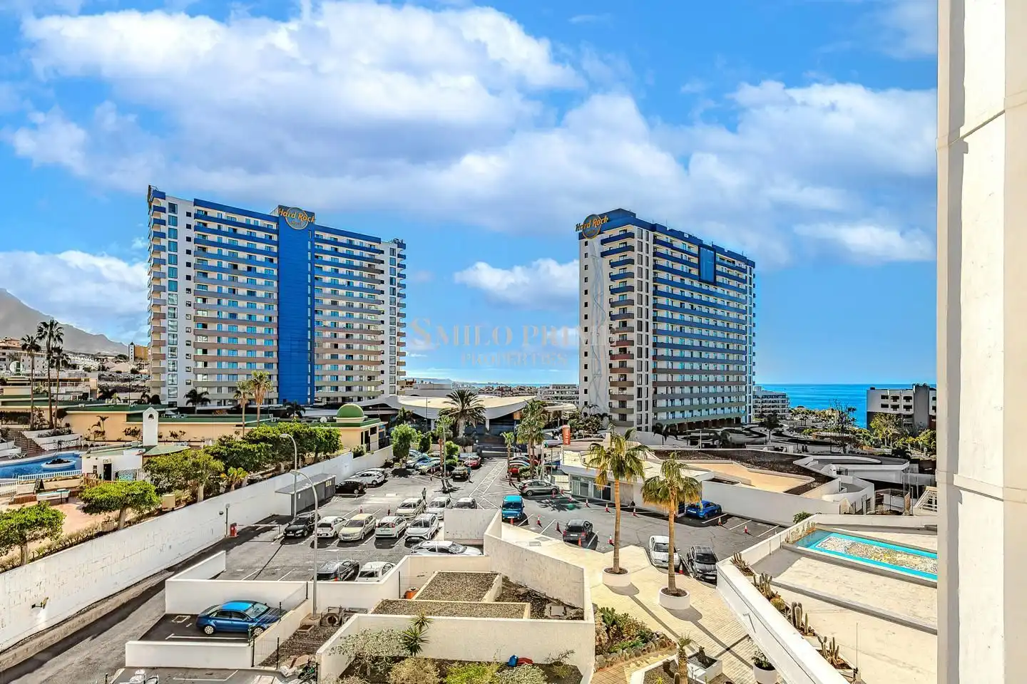 Vista exterior de Estudio en venta en Adeje con Terraza, Amueblado y Piscina comunitaria