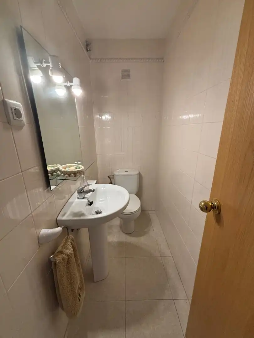 Baño de Casa adosada en venta en Vandellòs i l'Hospitalet de l'Infant con Aire acondicionado, Jardín privado y Terraza