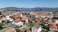 Vista exterior de Casa o xalet en venda en Baiona amb Calefacció, Jardí privat i Parquet