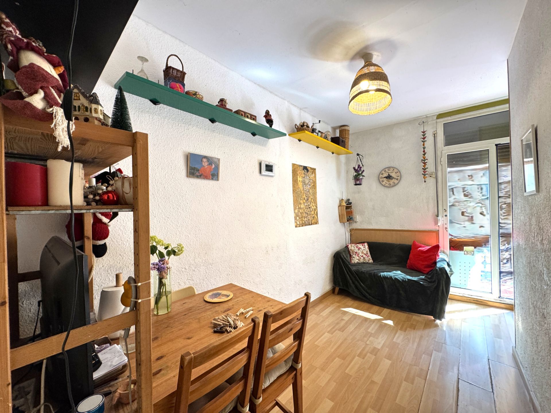 Sala de estar de Piso en venta en  Barcelona Capital con Parquet, Amueblado y Lavadora
