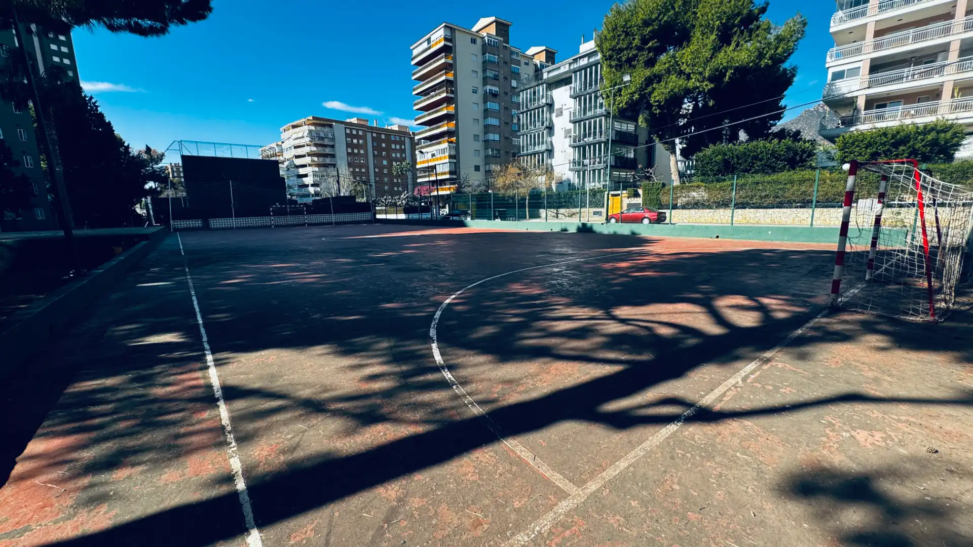 Vista exterior de Apartament en venda en Benicasim / Benicàssim amb Jardí privat, Terrassa i Moblat