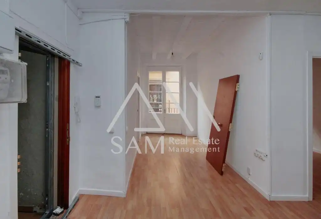 Appartamento con terrazza in vendita a Ciutat Vella, imagen 2