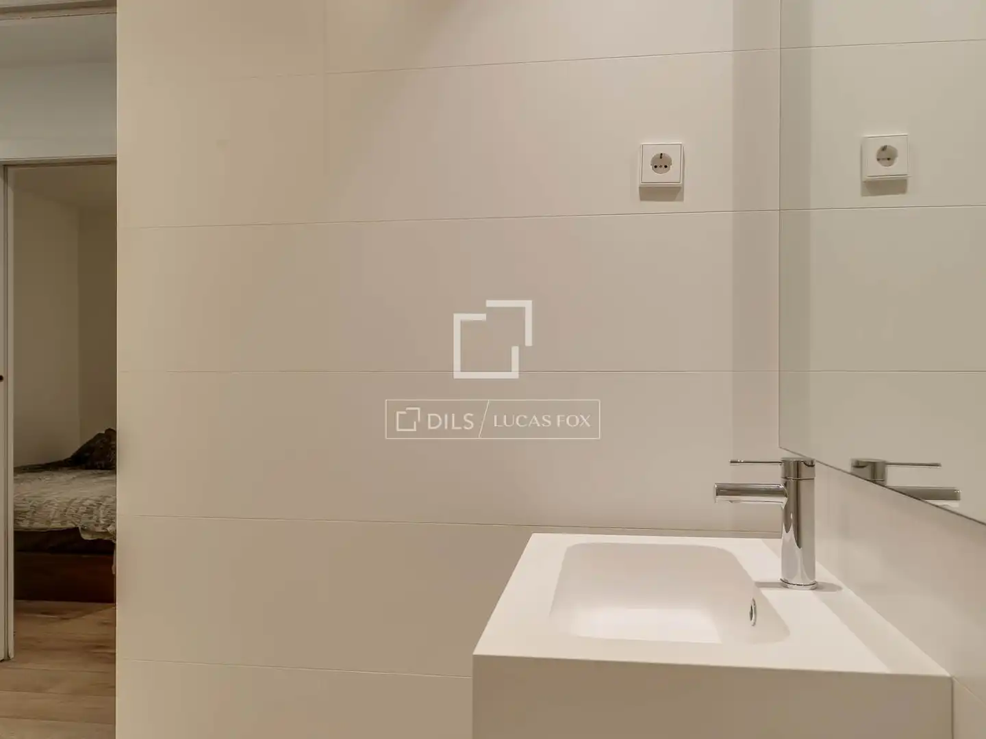 Bathroom of Flat for sale in Barcelona  with Air Conditioner, Heating and Parquet flooring