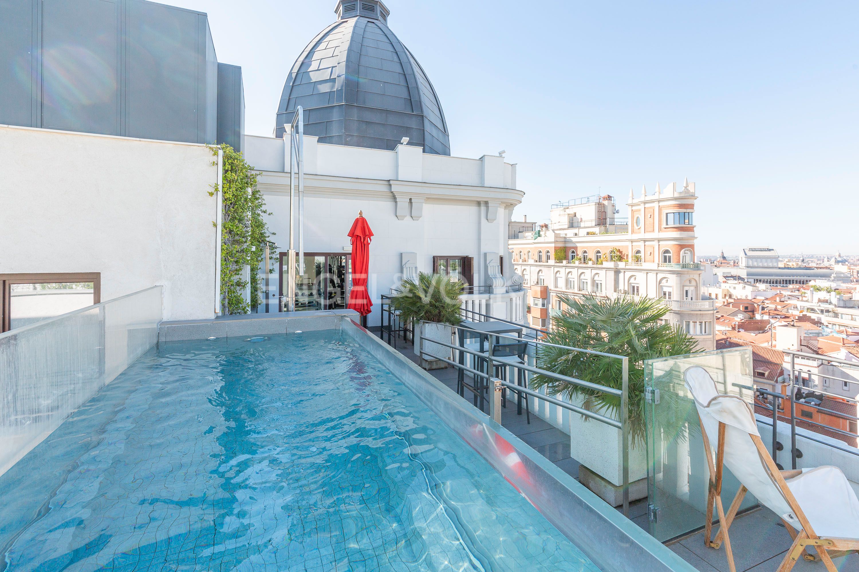 Piscina de Apartament en venda en  Madrid Capital amb Aire condicionat, Calefacció i Piscina