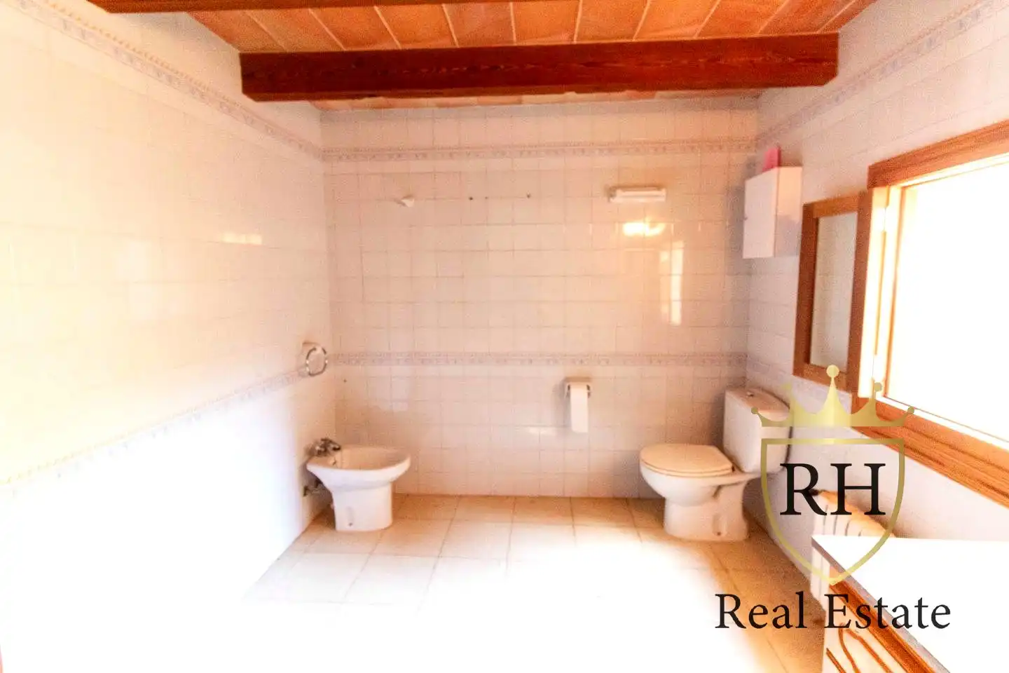 Badezimmer von Country house zum Verkauf in Santanyí mit Heizung, Privatgarten und Terrasse