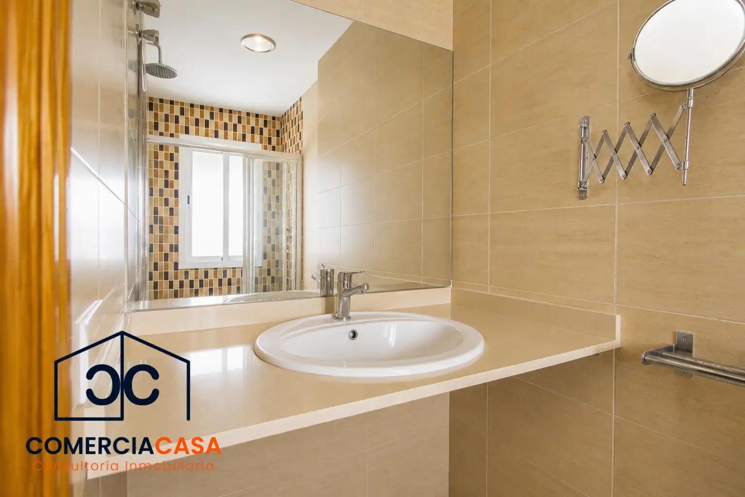 Baño de Casa o chalet en venta en Jun con Calefacción, Trastero y Piscina