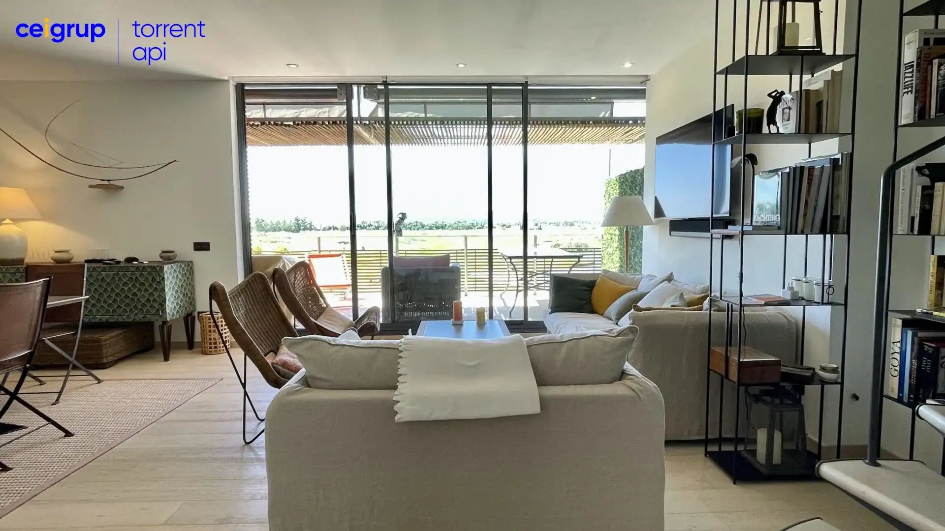 Sala d'estar de Dúplex en venda en Gualta amb Aire condicionat, Terrassa i Traster