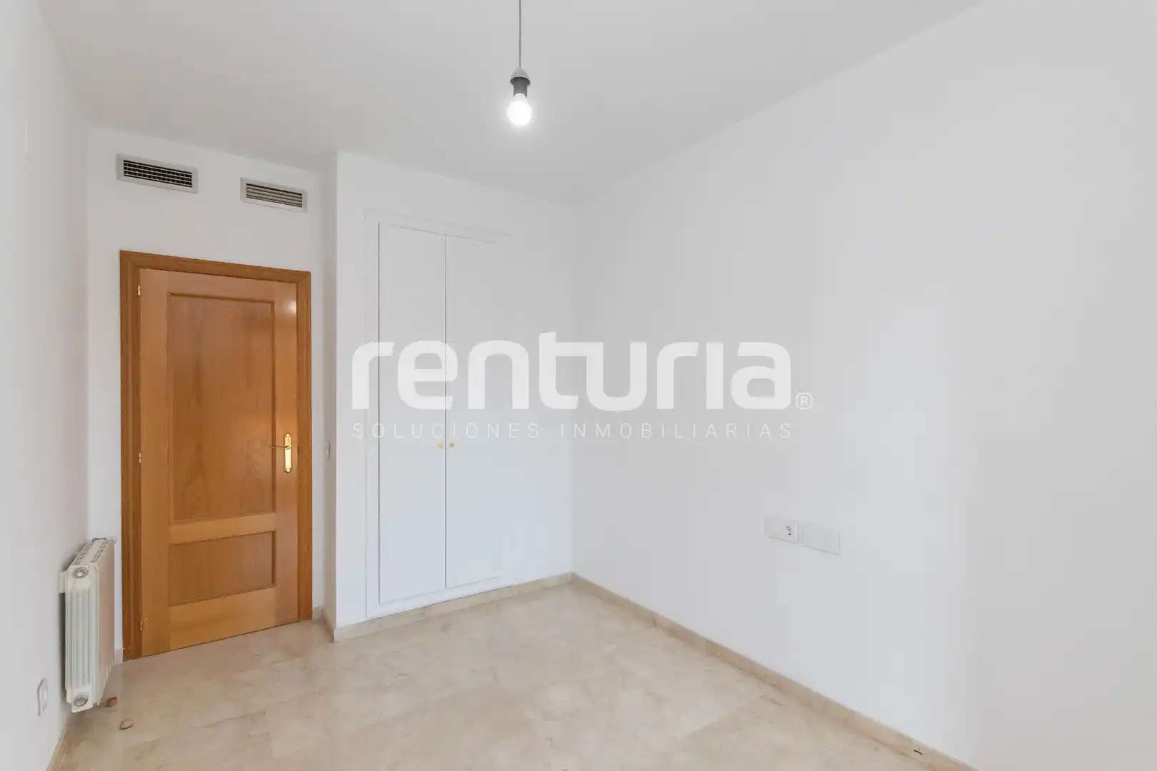 Habitación de Piso en venta en Valencia con Aire acondicionado, Calefacción y Jardín privado