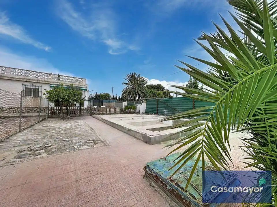 Casa o chalet en venta en Carrer Mig Jorn, La Huerta