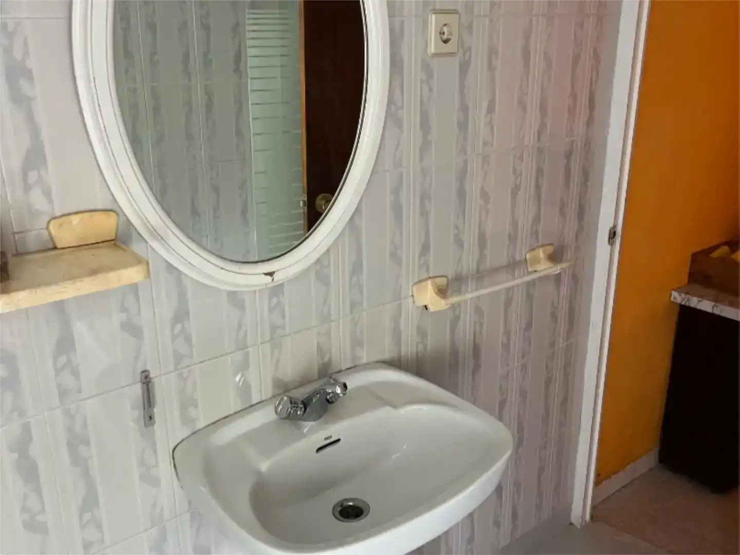Baño de Casa adosada en venta en Coaña con Amueblado