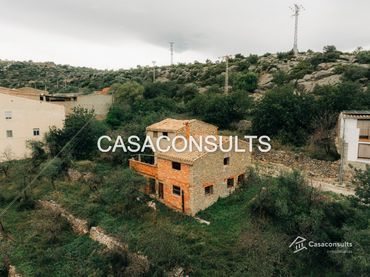 Maison rustique avec jardin à vendre à Useras /  Les Useres