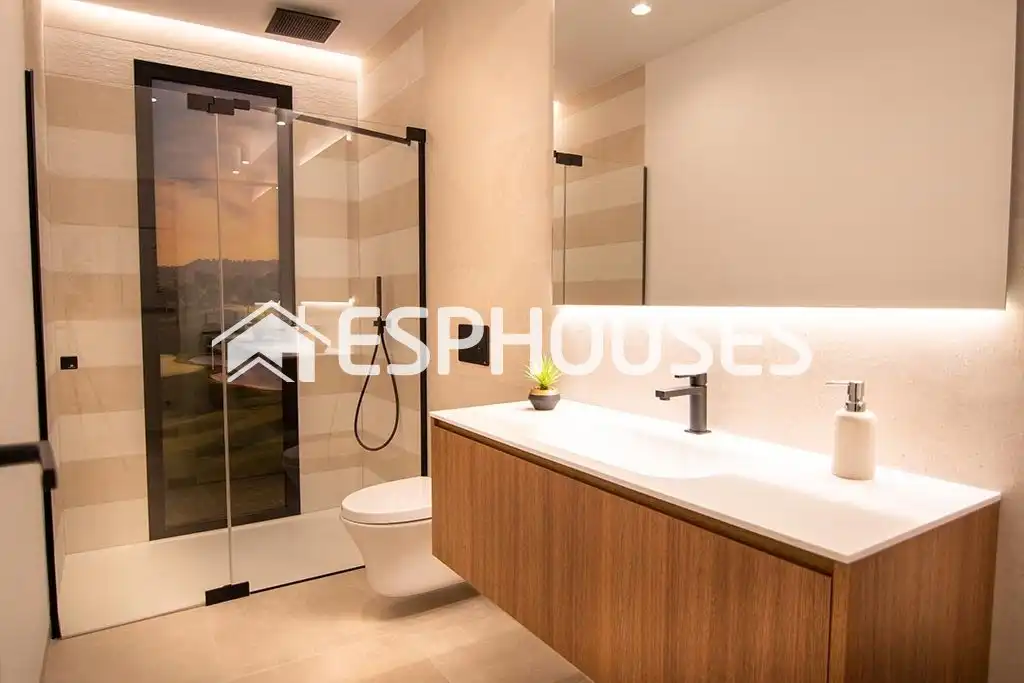 Baño de Planta baja en venta en San Miguel de Salinas con Aire acondicionado, Terraza y Balcón