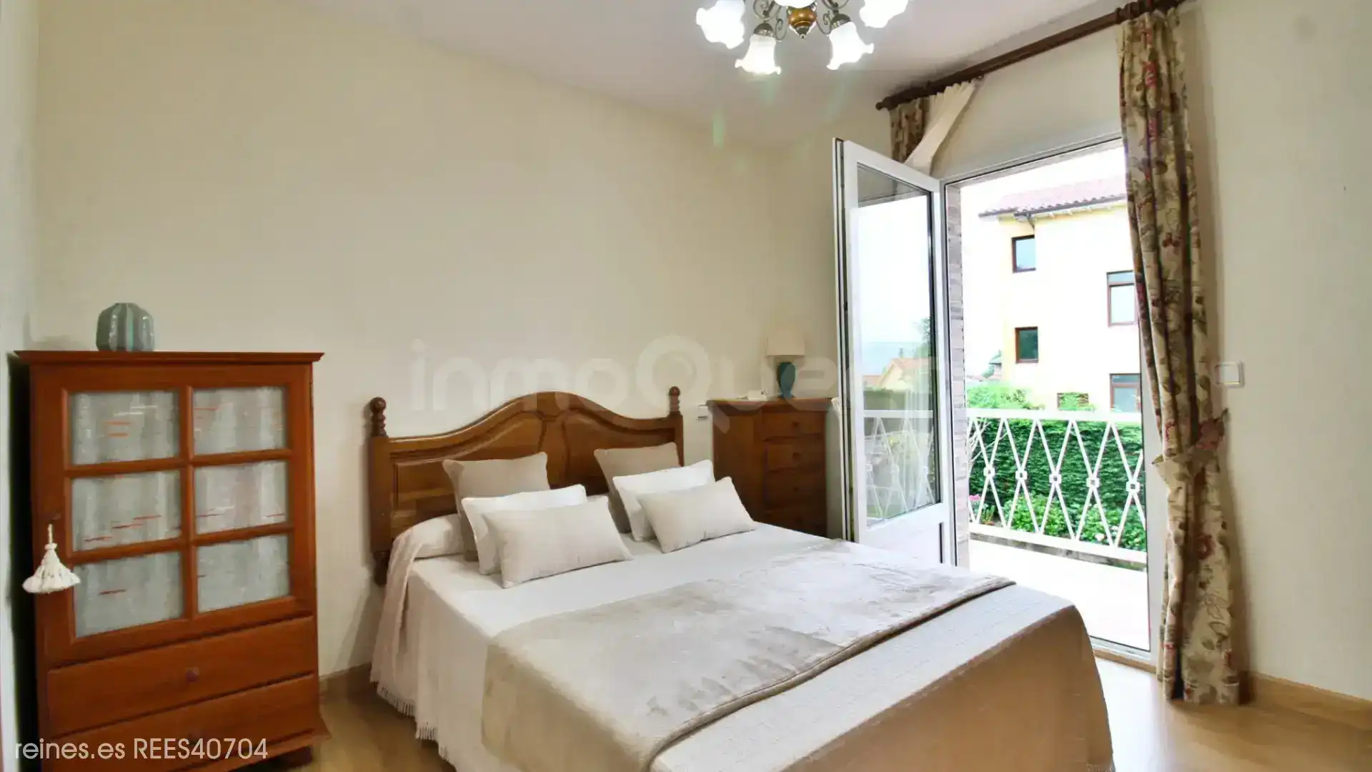 Habitación de Casa adosada en venta en Penagos con Jardín privado, Terraza y Amueblado