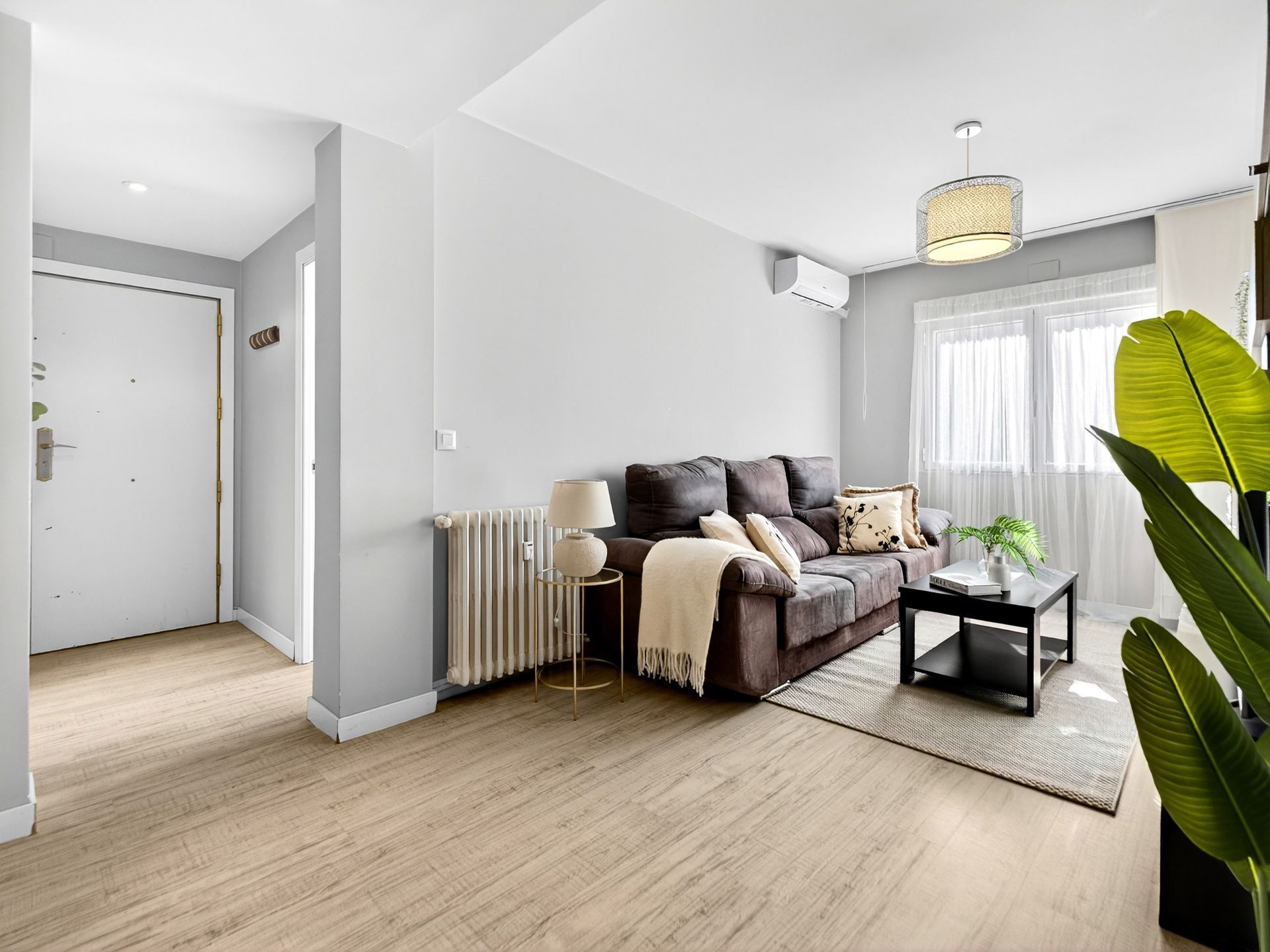 Living room of Flat for sale in  Madrid Capital  with Air Conditioner, Heating and Storage room