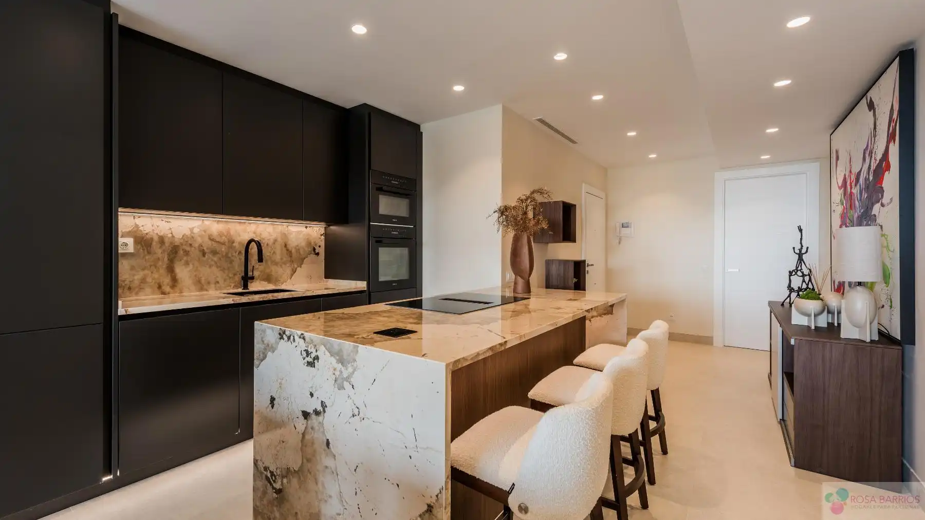 Küche von Wohnung zum Verkauf in Estepona mit Klimaanlage, Terrasse und Abstellraum