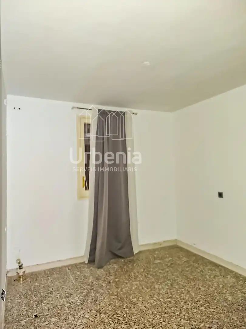 Habitación de Piso en venta en Premià de Mar con Calefacción, Terraza y Piscina