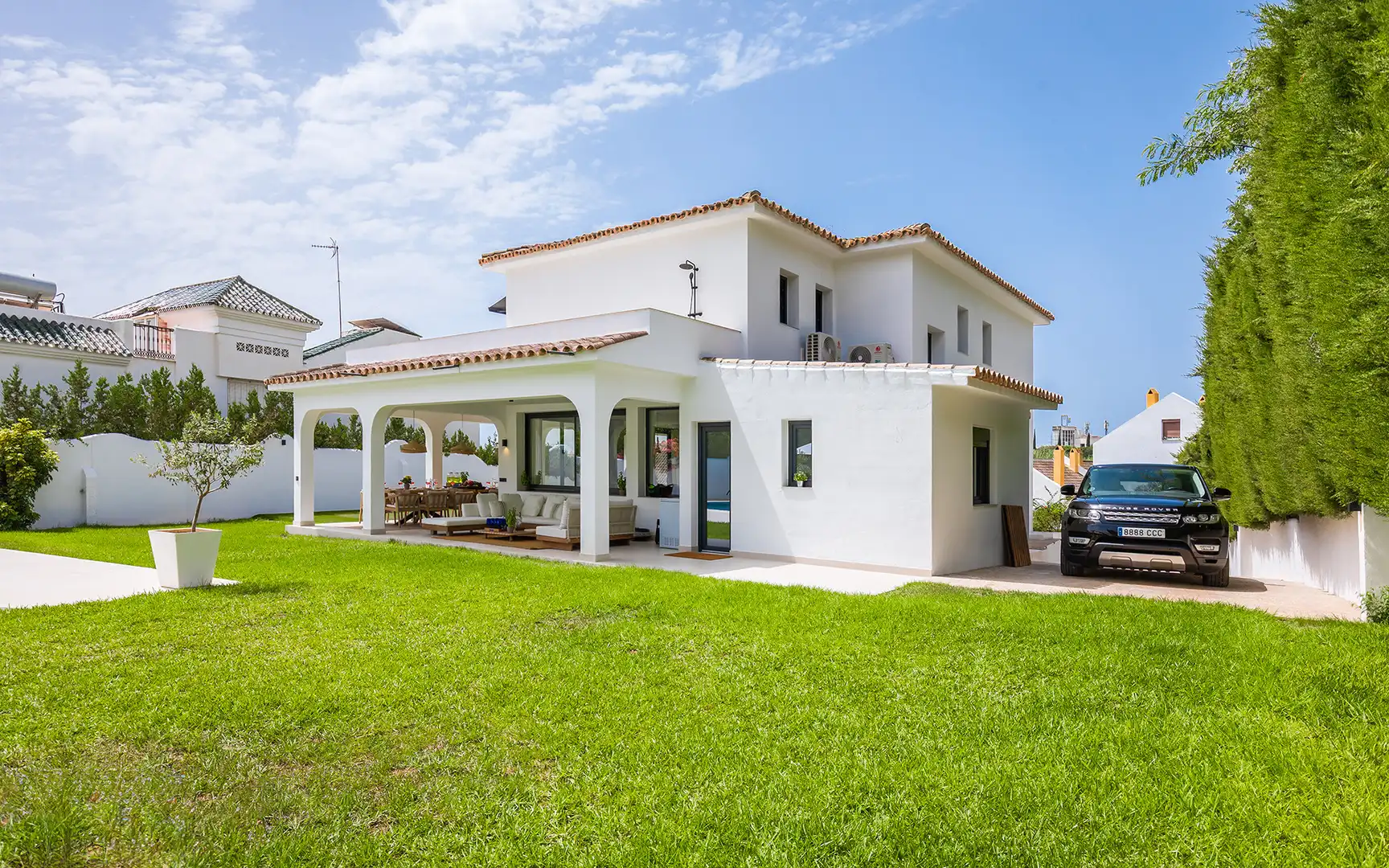 Vista exterior de Casa o chalet en venta en Marbella con Aire acondicionado, Jardín privado y Terraza