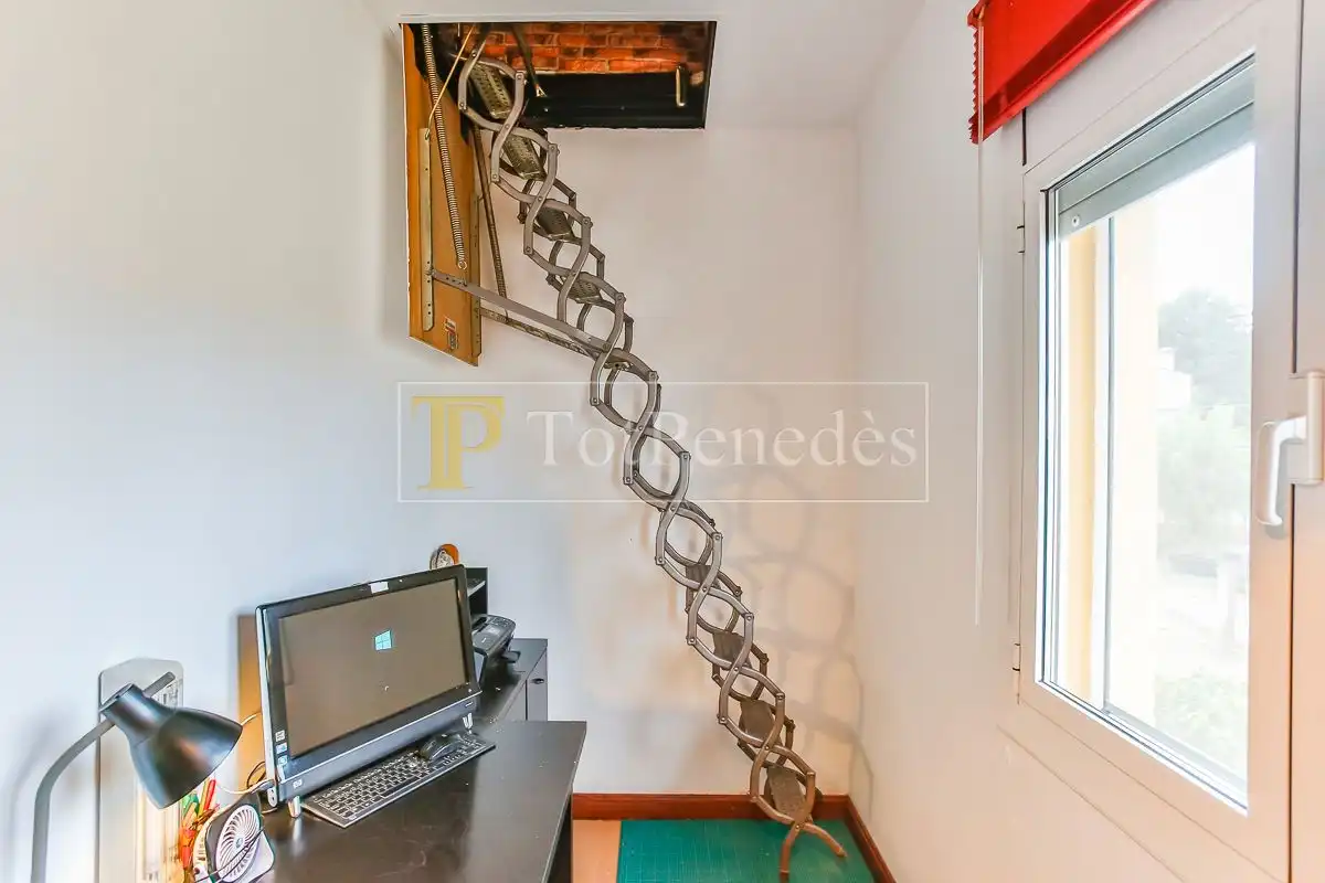 Houses for sale in Torrelles de Foix  with Air Conditioner, Heating and Private garden
