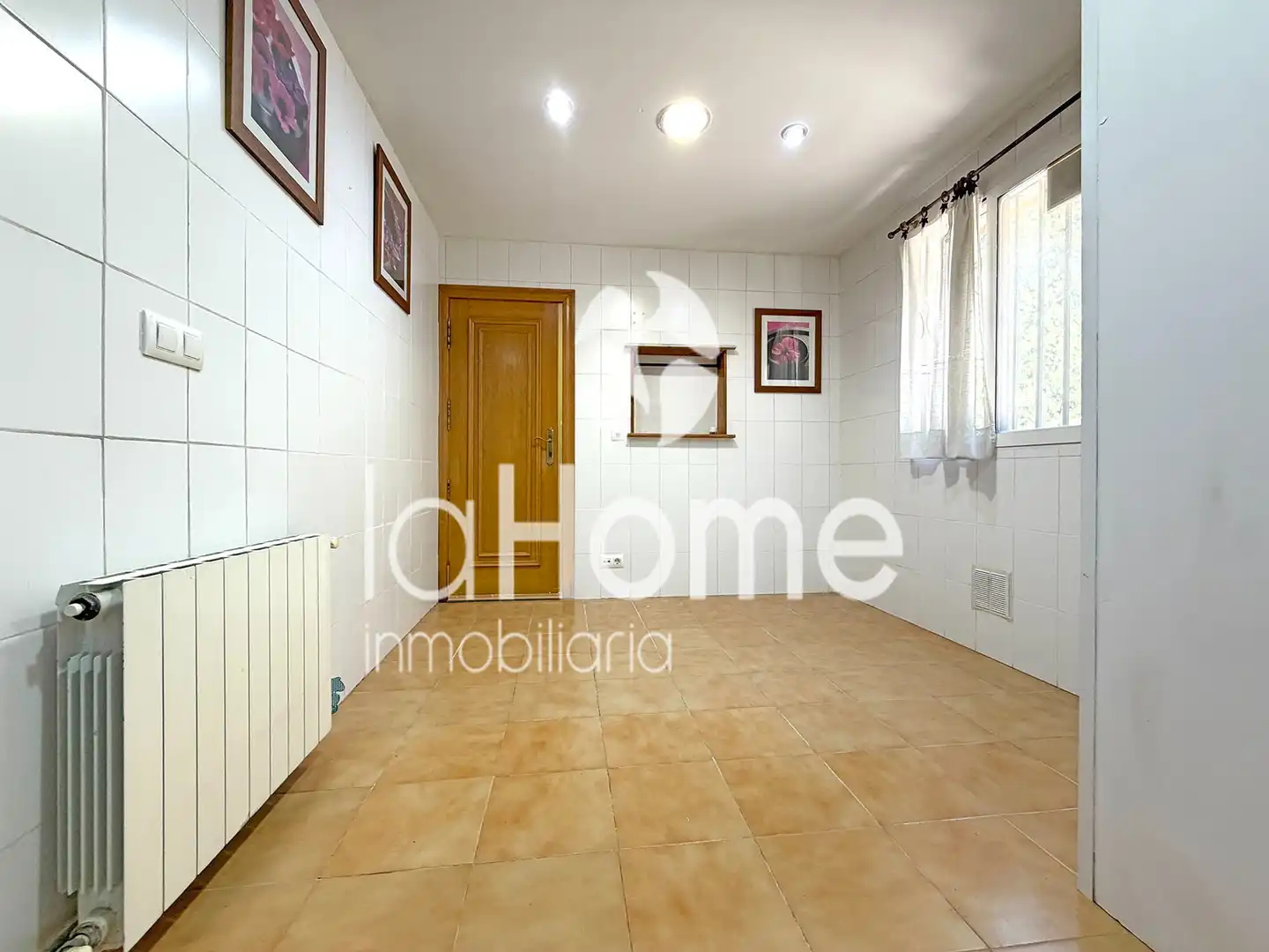 Detached homes for sale in Paterna  with Air Conditioner, Heating and Terrace