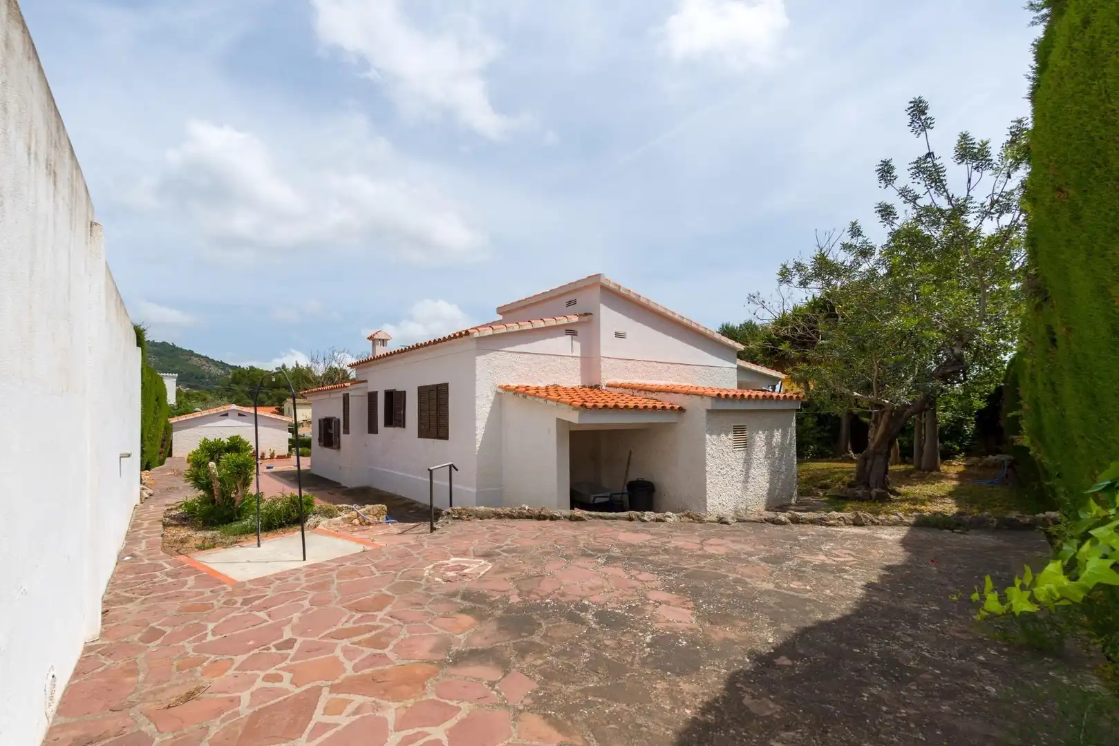 Vista exterior de Casa o xalet en venda en Benicasim / Benicàssim amb Jardí privat, Terrassa i Traster